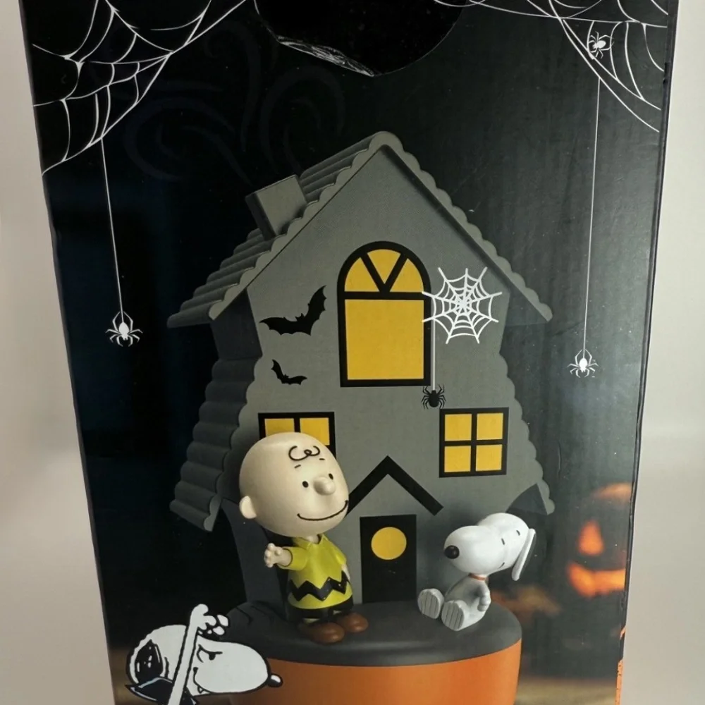 HTF Peanuts Haunted House Aroma Fan Diffuser 2025 Charlie Brown Snoopy Halloween